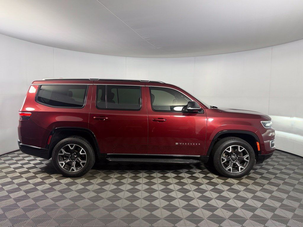 Used 2023 Jeep Wagoneer Series III w/ Preferred Equipment Group AWD/4WD image 6