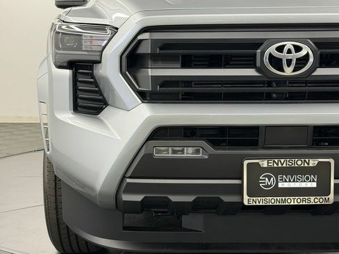 Used 2026 Toyota Tacoma SR5 AWD/4WD image 9