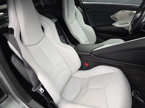 Used 2022 Chevrolet Corvette Stingray Preferred Cpe w/ Z51 Performance Package RWD image 25