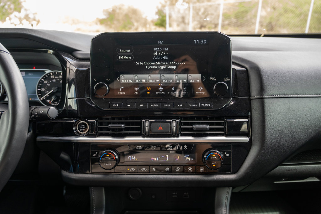Used 2024 Nissan Pathfinder SL w/ SL Premium Package FWD image 21