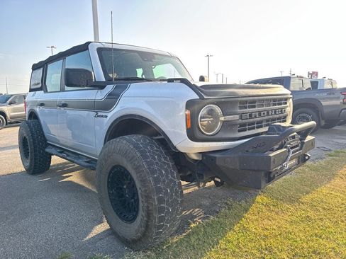 Used 2022 Ford Bronco 4-Door AWD/4WD image 3