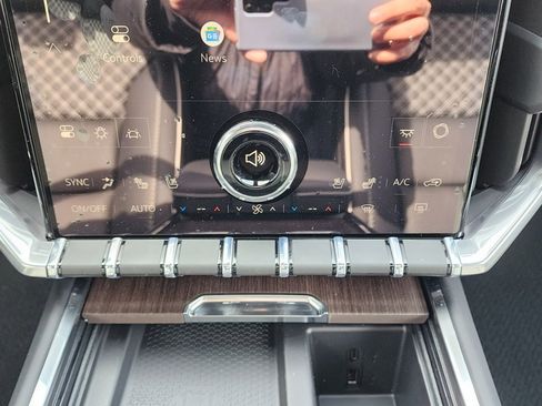 New 2026 GMC Acadia Denali w/ Super Cruise Package image 32