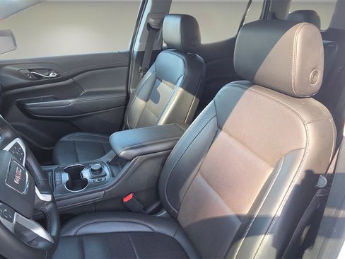 Used 2023 GMC Acadia SLT image 29