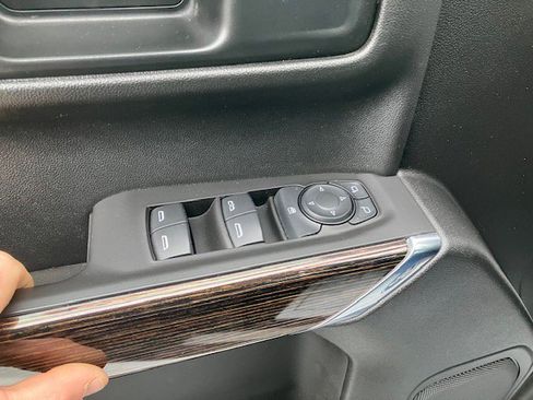 Used 2021 GMC Sierra 1500 SLE image 22