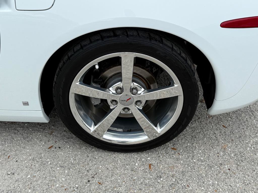 Used 2009 Chevrolet Corvette Convertible w/ Preferred Equipment Group RWD image 15