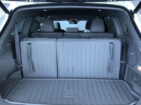 Certified 2017 Toyota Highlander XLE image 33