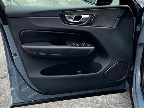 Used 2024 Volvo XC60 B5 Plus w/ Climate Package image 22