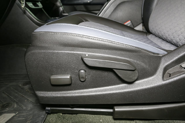 Used 2018 Chevrolet Colorado Z71 AWD/4WD image 32