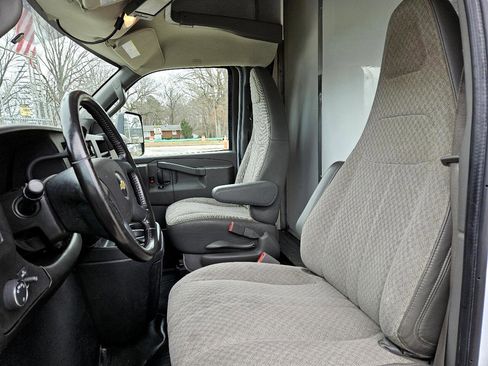 Used 2021 Chevrolet Express 3500 w/ Power Convenience Package image 11