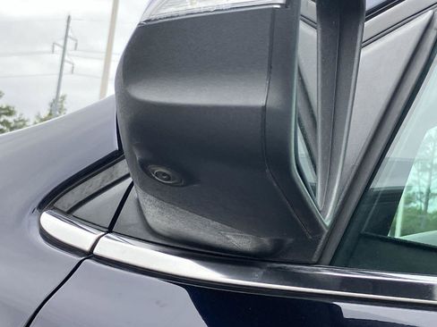 Used 2020 Chevrolet Equinox Premier AWD/4WD image 12