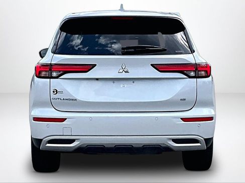 Used 2023 Mitsubishi Outlander SE AWD/4WD image 5