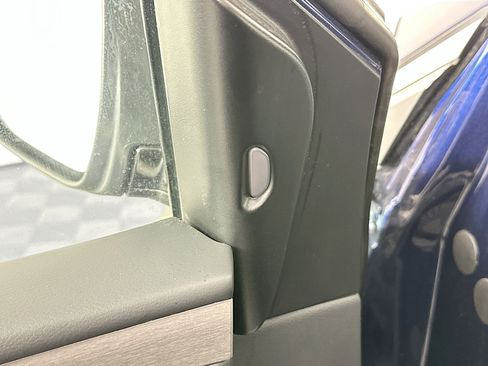 Used 2024 Nissan Murano SV image 16