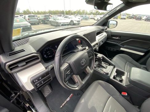 Used 2024 Toyota Tacoma TRD Off-Road image 9