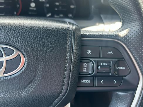 Used 2025 Toyota 4Runner Trailhunter AWD/4WD image 28