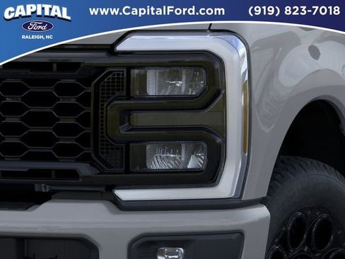 New 2026 Ford F250 Lariat w/ Black Appearance Package AWD/4WD image 18