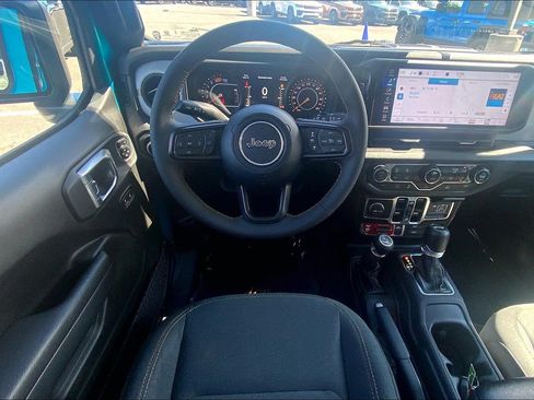 Used 2024 Jeep Wrangler Unlimited Sport AWD/4WD image 5