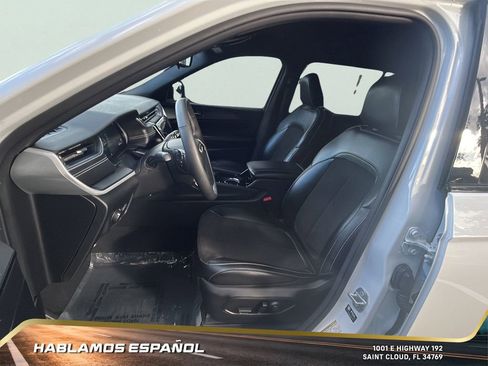 Used 2023 Jeep Grand Cherokee L Altitude image 14