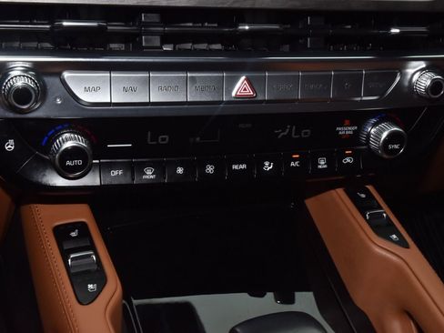 Used 2023 Kia Telluride SX Prestige X-Pro AWD/4WD image 32