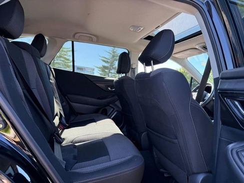Used 2024 Subaru Outback Premium AWD/4WD image 11