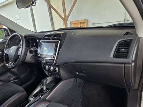 Used 2025 Mitsubishi Outlander Sport SE AWD/4WD image 30