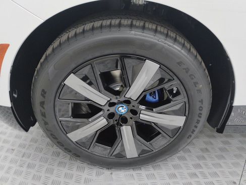Used 2025 BMW iX xDrive50 w/ Premium Package image 8