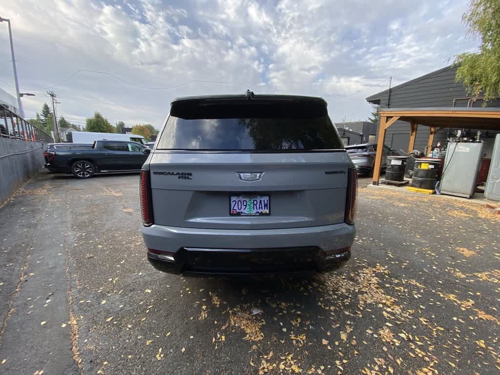 Certified 2026 Cadillac Escalade IQL Sport 1 w/ LPO, ONYX Package AWD/4WD image 5