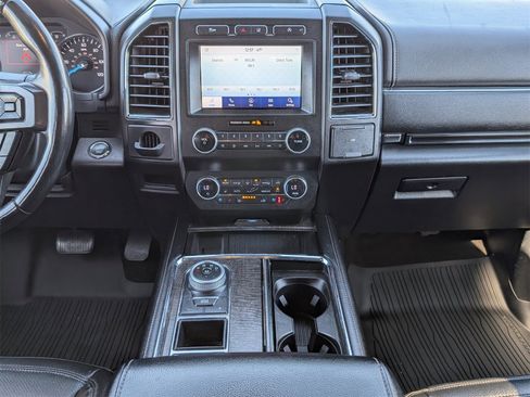 Used 2021 Ford Expedition Limited image 7