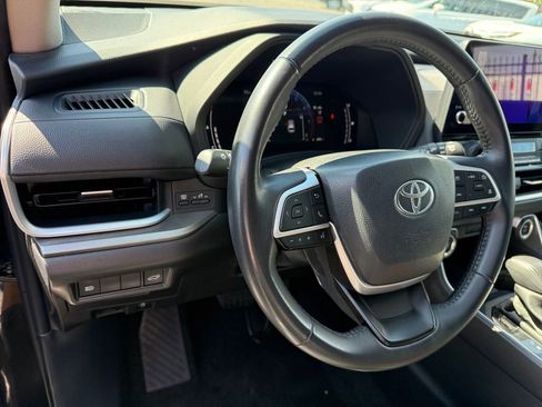 Certified 2025 Toyota Grand Highlander AWD image 36