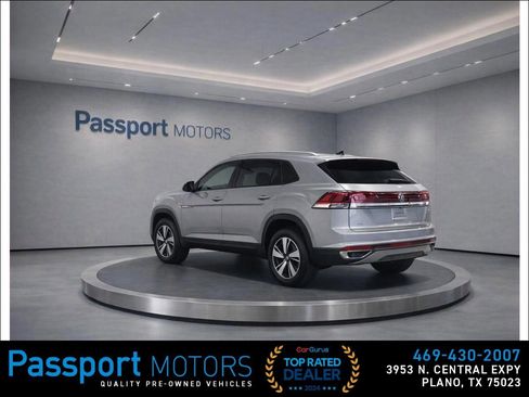 Used 2024 Volkswagen Atlas Cross Sport SE image 4