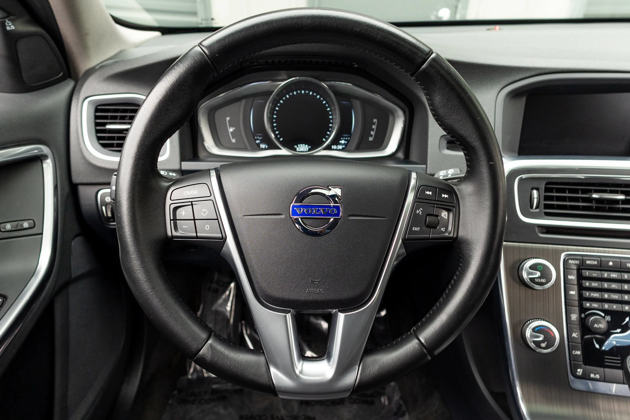 Used 2016 Volvo V60 T5 Cross Country w/ Convenience Package AWD/4WD image 15