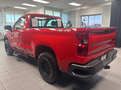 Used 2025 Chevrolet Silverado 1500 W/T image 5