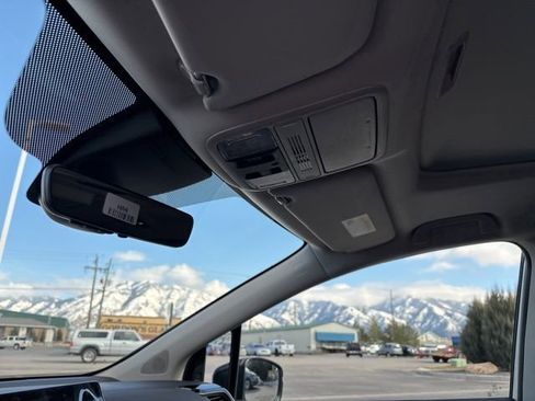 New 2026 Honda Odyssey Touring image 17