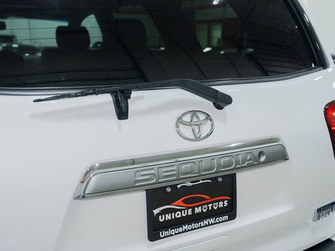 Used 2010 Toyota Sequoia Limited image 12