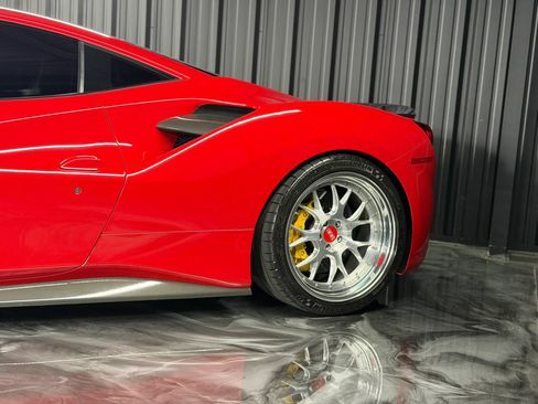 Used 2016 Ferrari 488 GTB RWD image 8