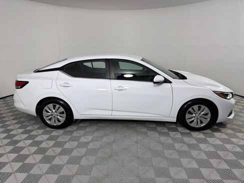 Used 2021 Nissan Sentra S image 4