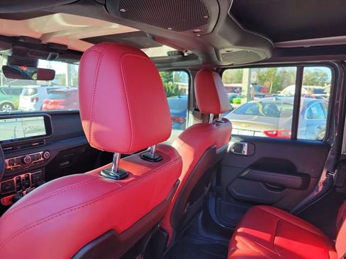 Used 2024 Jeep Wrangler Unlimited Rubicon 392 image 28