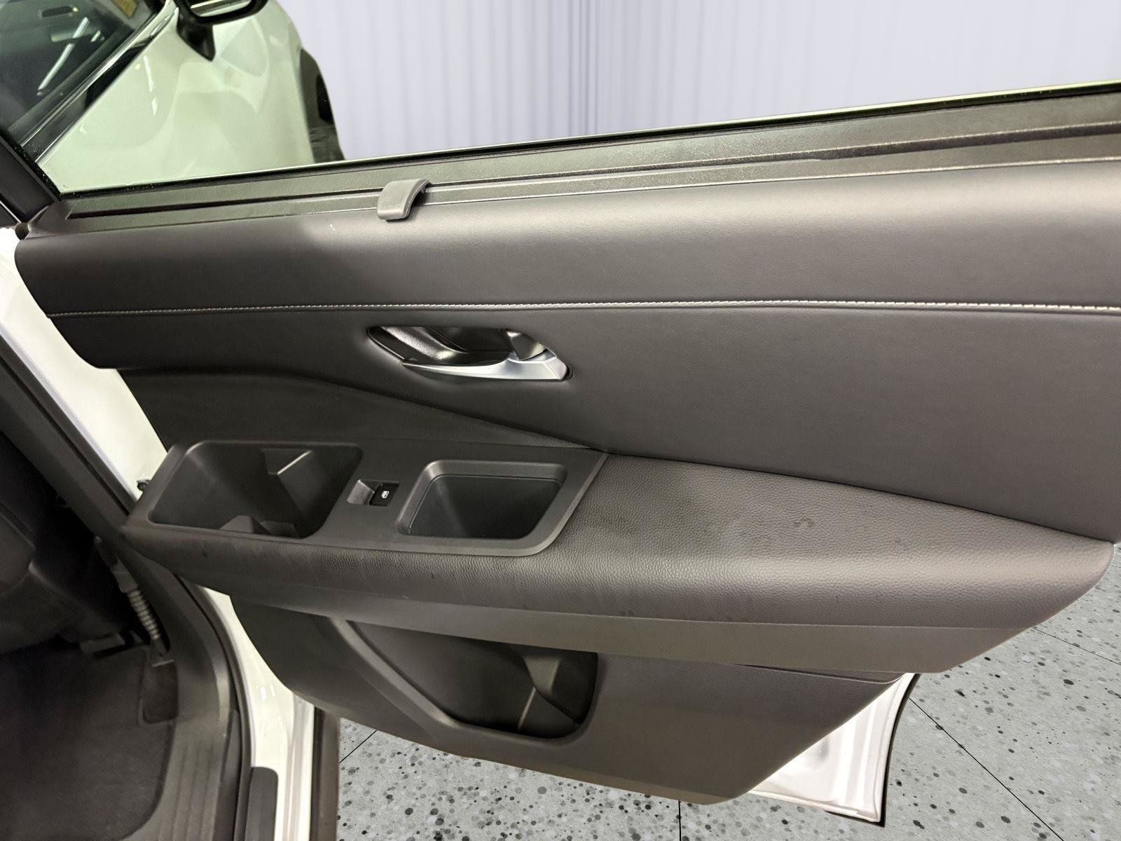 Used 2025 Nissan Pathfinder SL w/ SL Premium Package AWD/4WD image 16