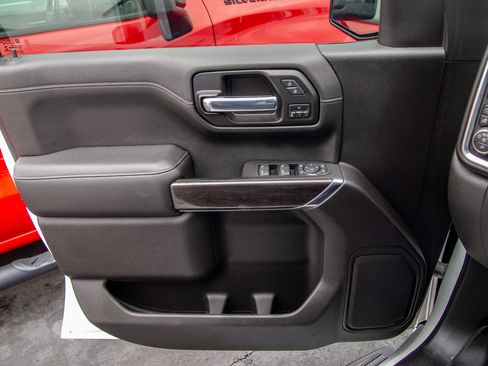 Used 2019 Chevrolet Silverado 1500 LTZ image 11