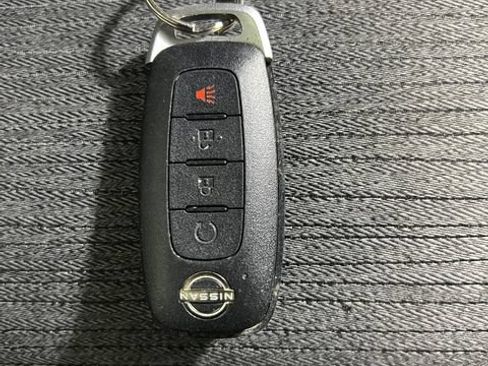 Used 2023 Nissan Rogue SV AWD/4WD image 25