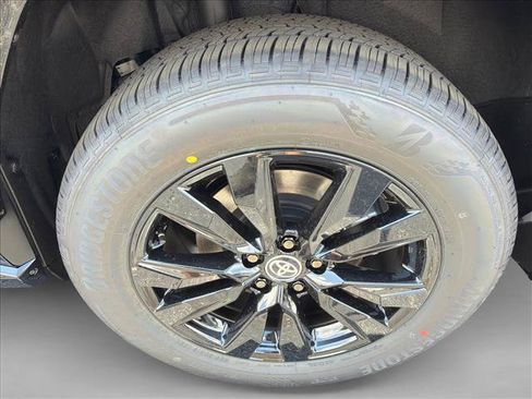 Used 2026 Toyota RAV4 SE w/ Convenience Package AWD/4WD image 20