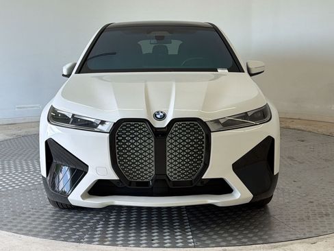 Used 2024 BMW iX xDrive50 w/ Premium Package AWD/4WD image 6