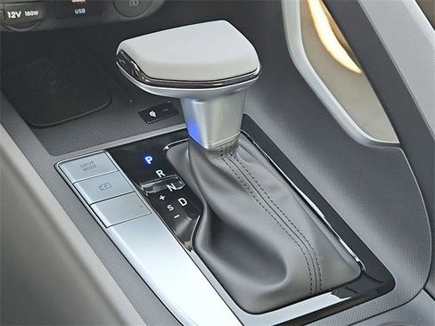 New 2025 Hyundai Elantra Sport image 17