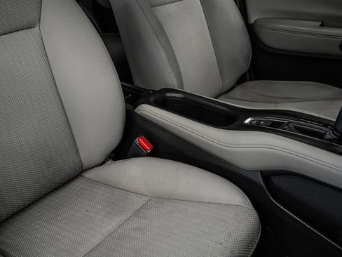 Used 2016 Honda HR-V LX image 30