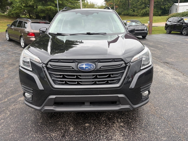 Used 2022 Subaru Forester Premium AWD/4WD image 3