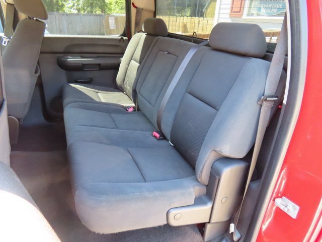 Used 2007 Chevrolet Silverado 2500 LT w/ Suspension Package, Off-Road AWD/4WD image 12