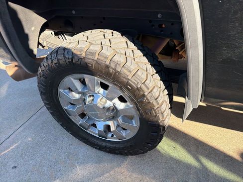 Used 2018 GMC Sierra 2500 Denali w/ Duramax Plus Package image 3