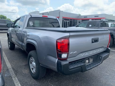 Used 2020 Toyota Tacoma SR AWD/4WD image 4