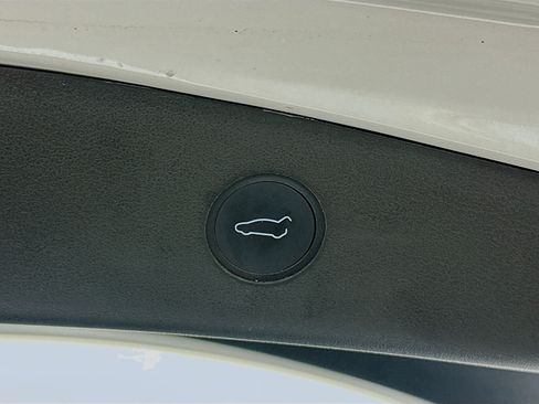 Used 2022 Tesla Model 3 Long Range AWD/4WD image 30