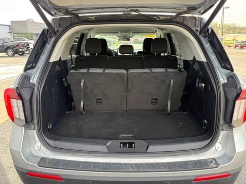 Used 2025 Ford Explorer Active AWD/4WD image 34