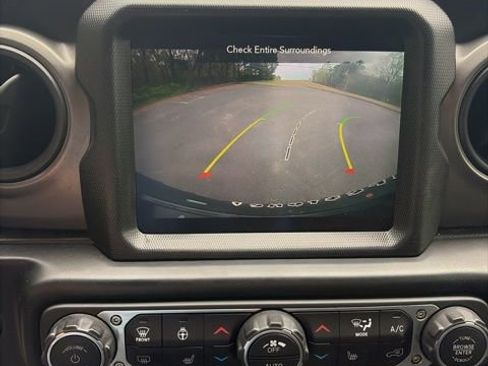 Used 2022 Jeep Wrangler Unlimited Sport image 18